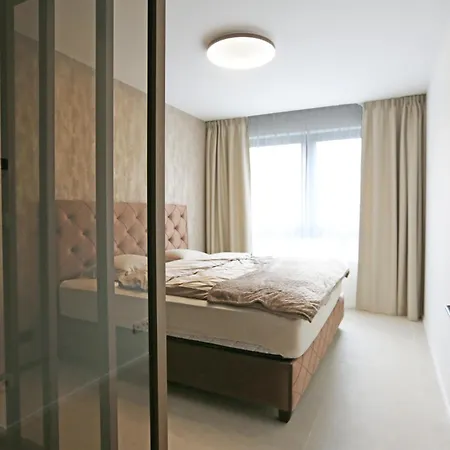 Aurora * ברטיסלאבה