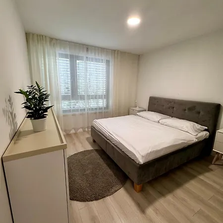 Aurora * ברטיסלאבה